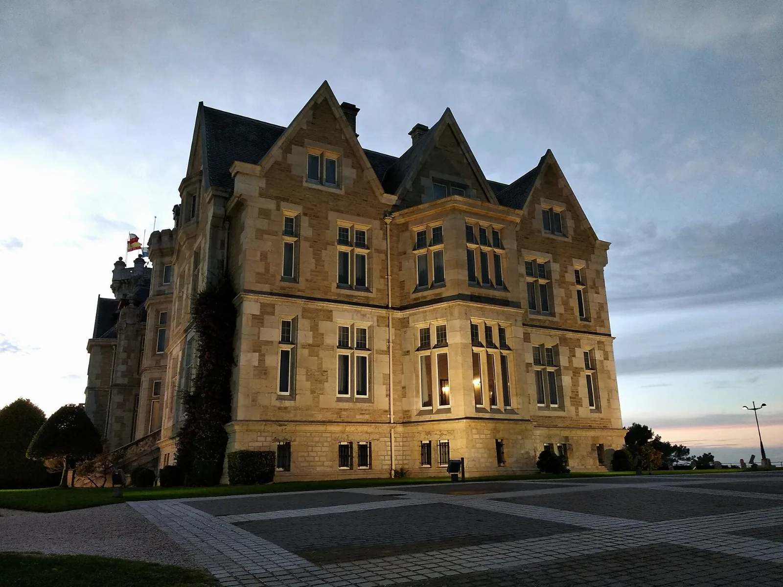 Palacio de la Magdalena, Santander, al atardecer